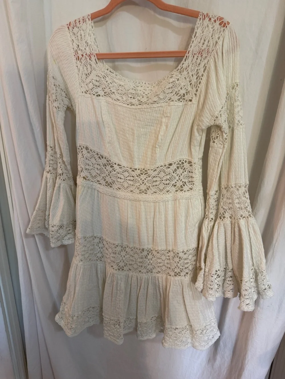 Free People White Crochet Lace Mini Dress Size 6 Boho Bridal Shower Bachelorette